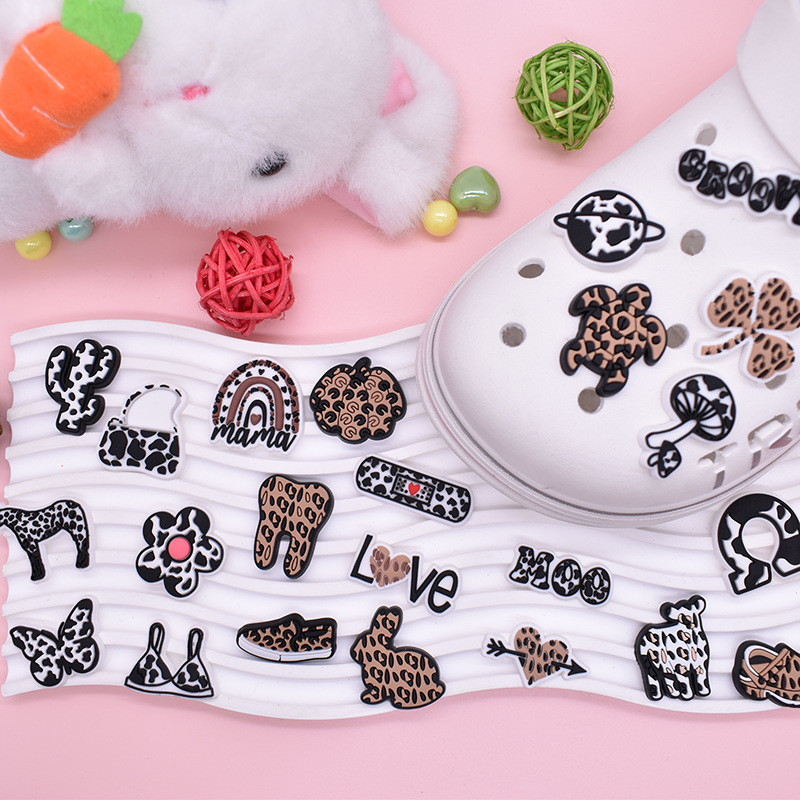  PVC Sapato Encantos Acessórios Leopardo Impressão Decoração Moda Fivelas Para Tamanco Sandálias Pino Presentes De A