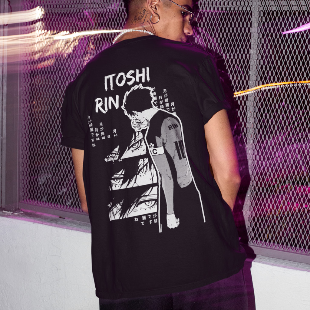 Camiseta Básica Streetwear Blue Lock Itoshi Rin Anime Jogador Velocidade Drible Futebol Unissex 100% Algodão.