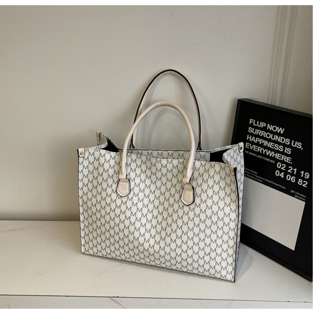 Nova bolsa de ombro feminina casual retrô de grande capacidade em Oferta na Shopee