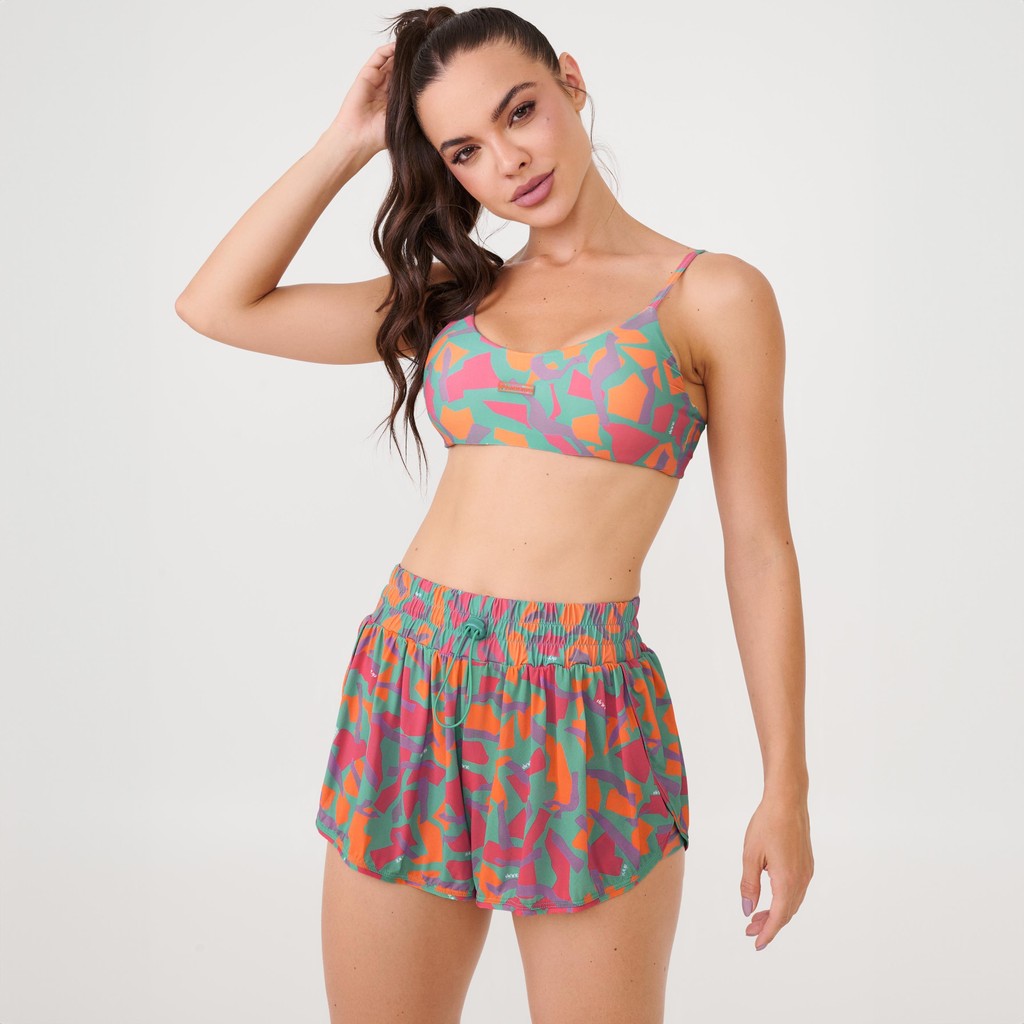 Detalhes do Short Soltinho Com Pregas Estampa Vibrant Poliamida Soft