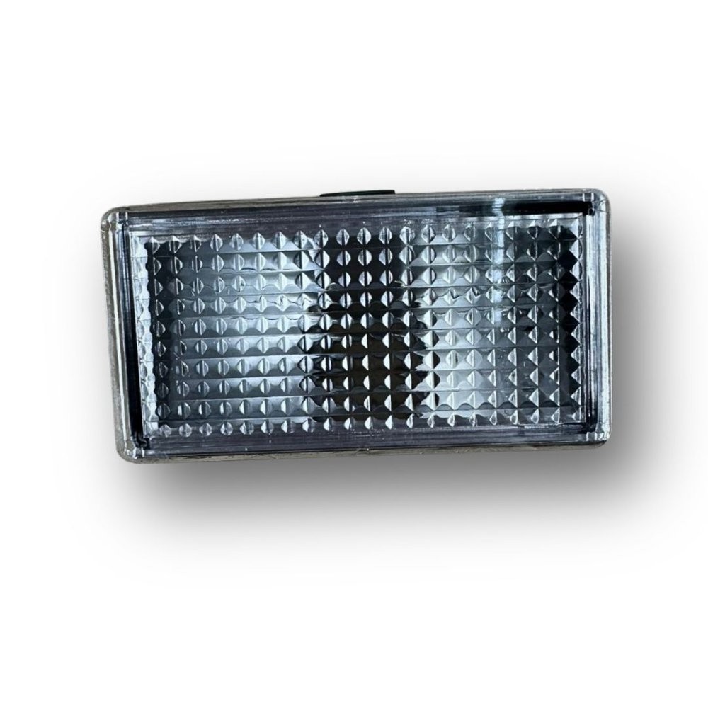 Lanterna Tapa Sol Volvo Fh
