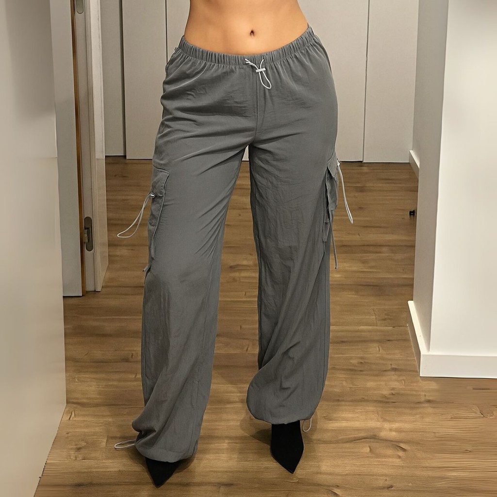 Calça Cargo Feminina Wide Leg Tecido Leve Com Ajuste Anos 2000