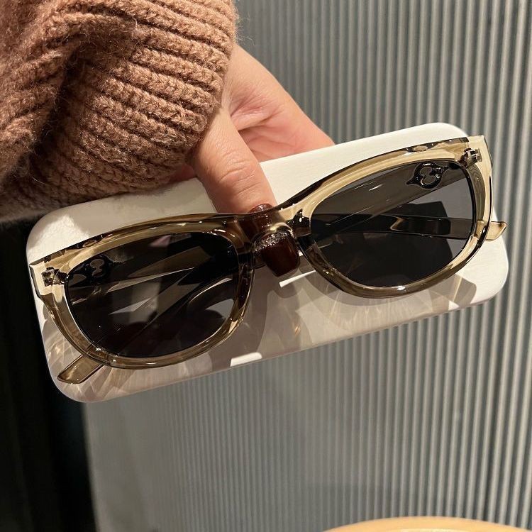 Óculos de sol marrom estilo olho de gato para mulheres, proteção UV, efeito emagrecedor no rosto, óculos de sol de estil