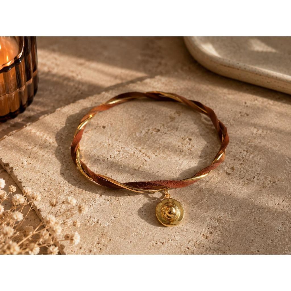 Colar Choker Gargantilha Courinho Western Country Cordão Camurça Com Chapéu Transsado Rodeio Dourado