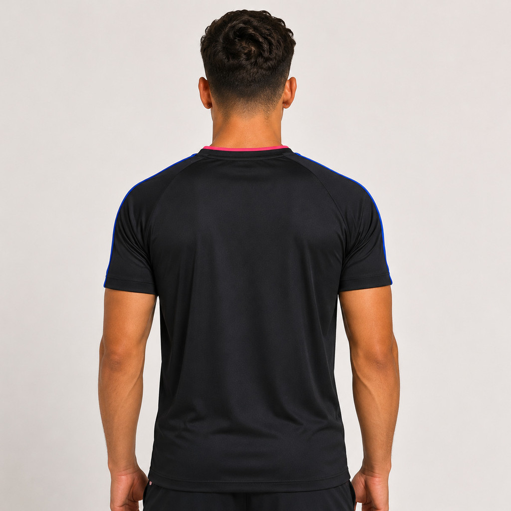 Camiseta Umbro Legacy Field Preta e Azul · foto 2