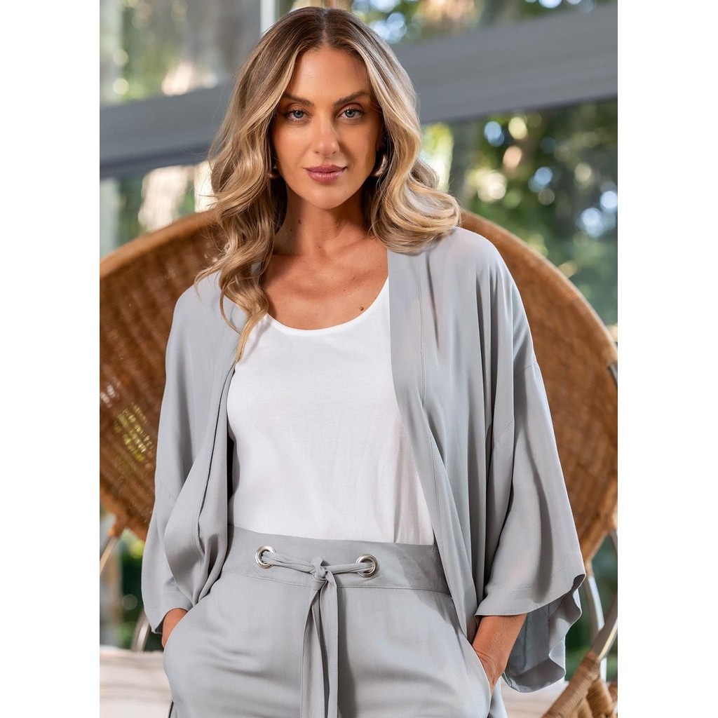 Kimono Em Viscose Plana Sarjada Cinza Claro Quintess