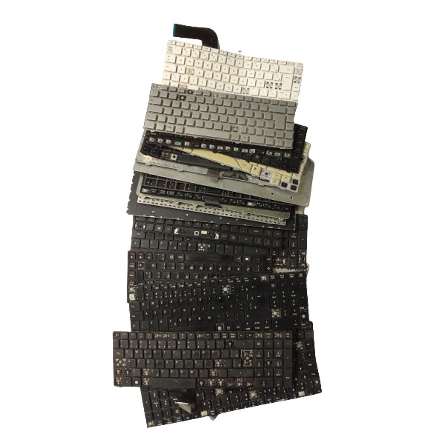 Lote C/ 30 Teclados P/ Notebook's Diversas Marcas e Modelos C/ Defeito e Alguns Faltando teclas