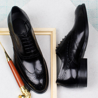 Britânico esculpido Brock sapatos masculinos de couro genuíno negócios Formal Wear sapatos de couro masculino rendas res