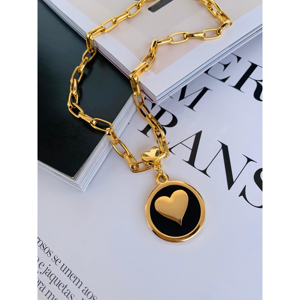 Colares Semi Joia com pingente de coração Verniz italiano