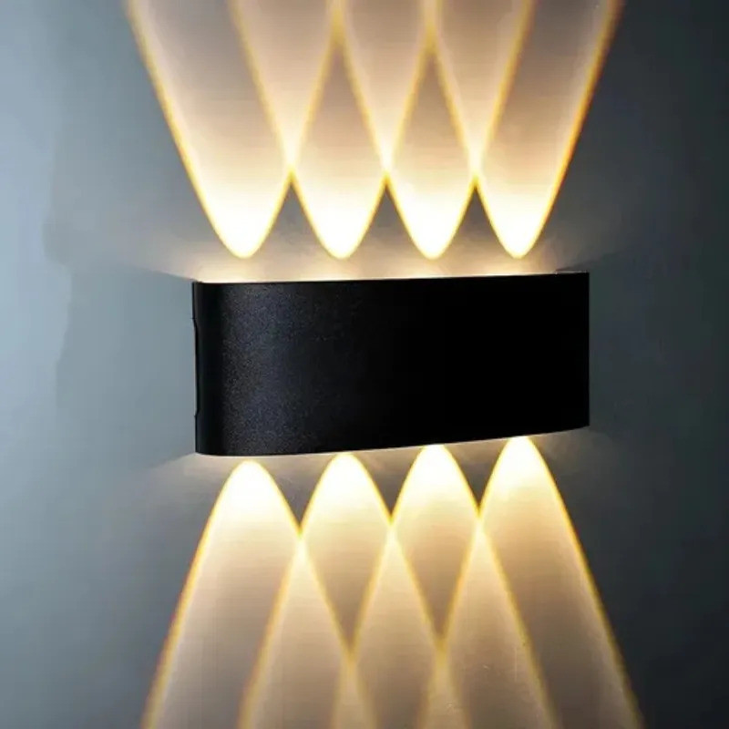 Par Arandela Led 8w Preta Meia Lua 2 Focos Luz 3000k Amarelo