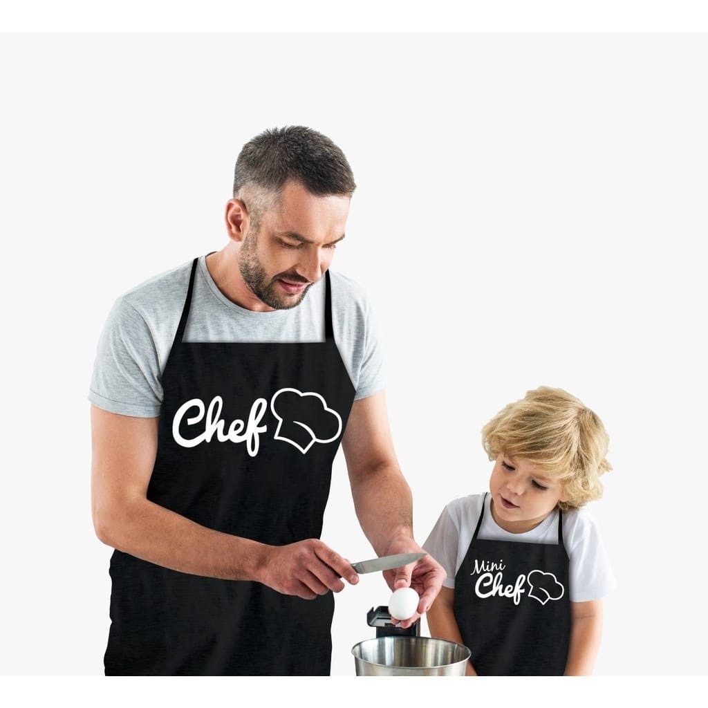 Avental Preto Chef + Mini Chef Kit - Mãe e Filho(a) - Pai e Filho(a)