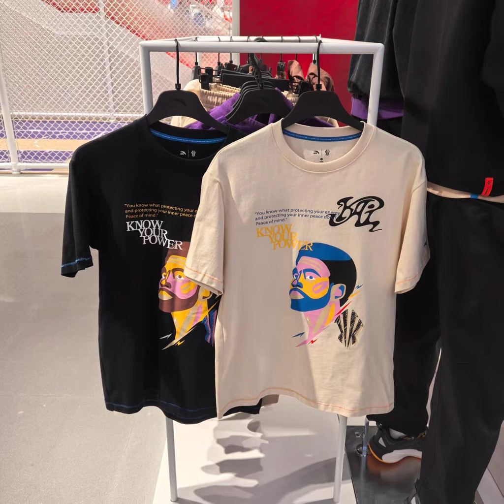 Anta Cary Irving Series 丨 Manga Curta Homens Mulheres Mesmo Estilo Verão Esportes Lazer Camiseta Esportiva172521116