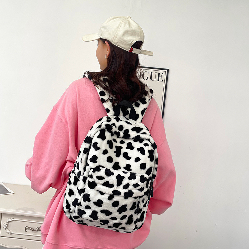 Nova Mochila de Pelúcia de Alto Valor para Estudantes Femininas, Versão Coreana Mochila de Vaca Fofa Versátil e Moderna
