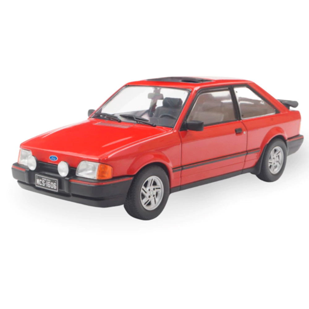Miniatura 1987 Ford Escort XR3 1:24 California Classics