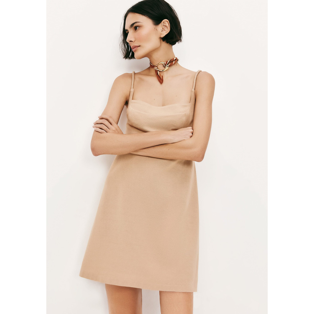 Vestido Curto Decote Reto