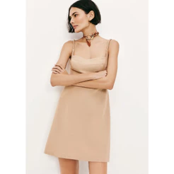 Vestido Curto Decote Reto