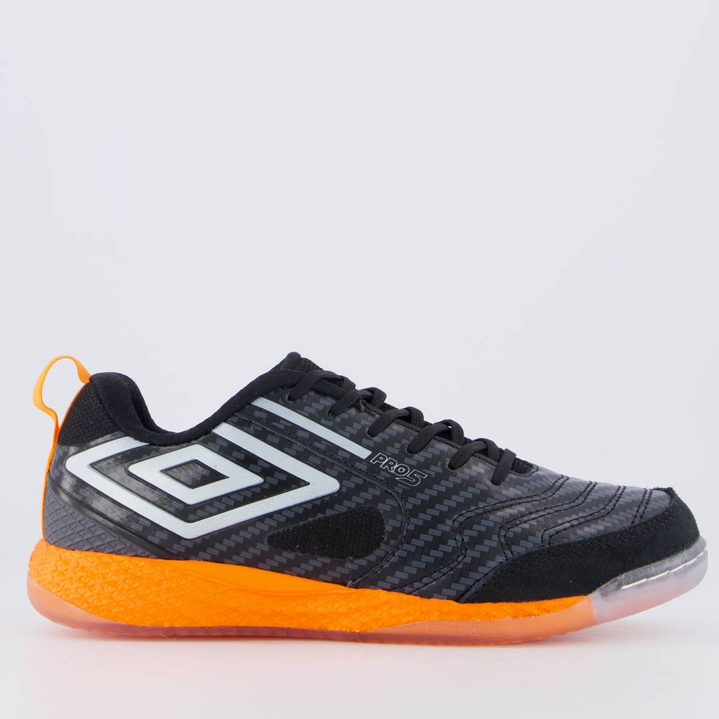 Chuteira Umbro Futsal Pro 5 Bump Preta e Laranja em Oferta na Shopee