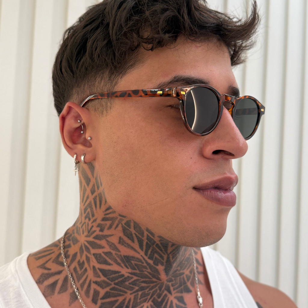 Óculos de Sol Redondo - Armação Estilo Onça com Lente Preta em Oferta na Shopee