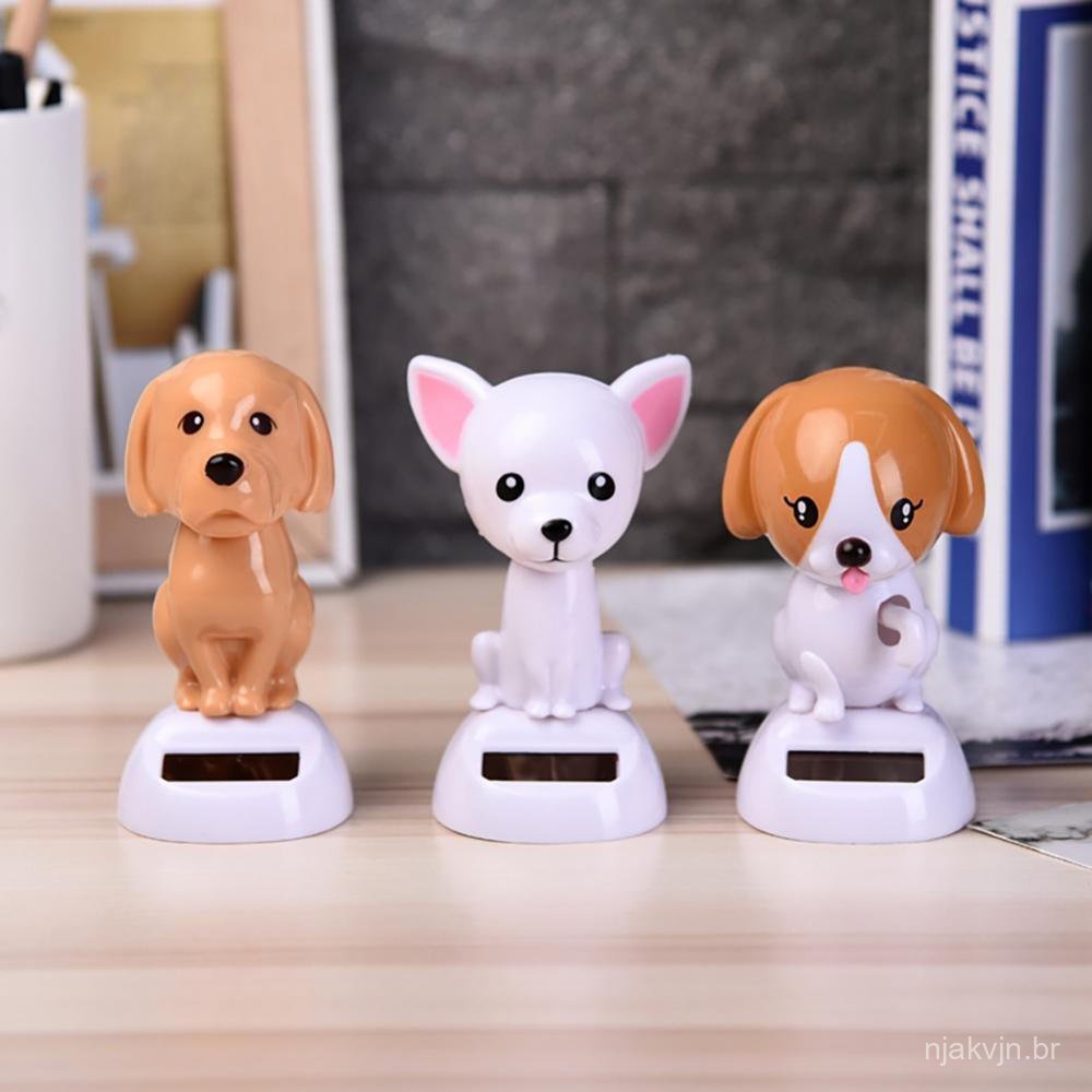 TKEY Movido A Energia Solar Bonito Carro Filhote De Cachorro Cão Ornamento Balanço Boneca Acessórios Automóveis Dança Ba