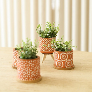 Kit com 3 Vasos Cachepot Terra Cimento Base Bambu 7x8cm em Oferta na Shopee