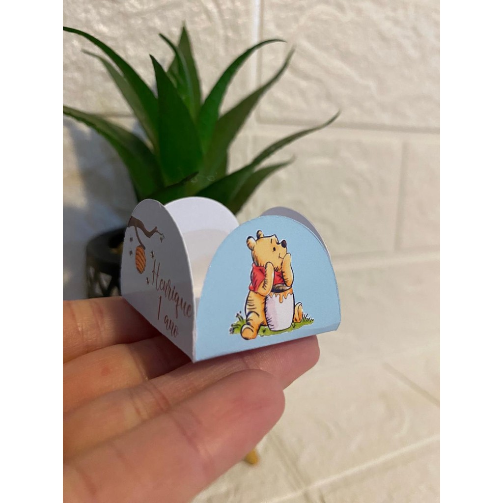 Forminha de doce brigadeiro Personalizada 40 a 120 URSINHO POOH - 4 pétalas - Festa de aniversário - Lembrancinha