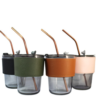 2 Copos De Vidro Com Canudo E Tampa Hermética 380ml Coldre Couro Moderno Aesthetic Cult Premium Com Vedação em Oferta na Shopee