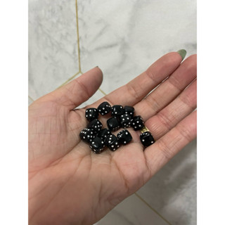 Miçangas dado com 200 peças com  7mm em Oferta na Shopee