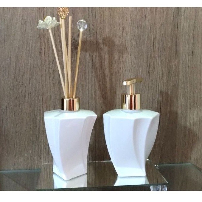 Kit Frasco de Vidro Elegance Sabonete e Difusor - Kit Lavabo ou Banheiro 280ml Branco Com Dourado + Varetas + Bandeja