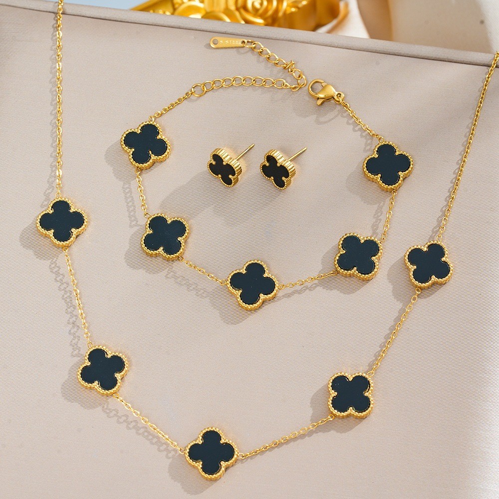 Conjunto de três peças de colar, pulseira e brincos de trevo de quatro folhas em aço titânio 18K. Folheado de madrepérol em Oferta na Shopee