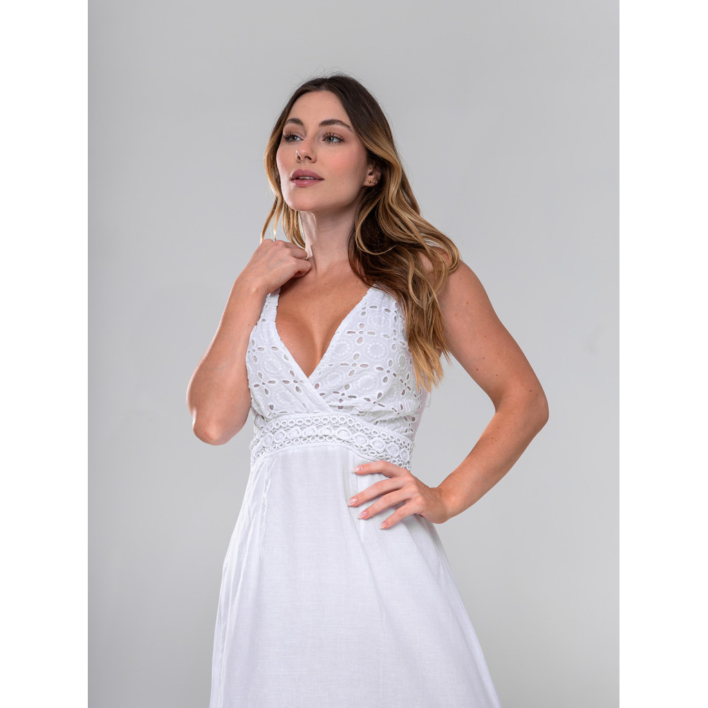 Vestido Longo Branco Renda Bordada, Fenda Lateral, Elegante e Fresco Perfeito para o Verão -MHI410