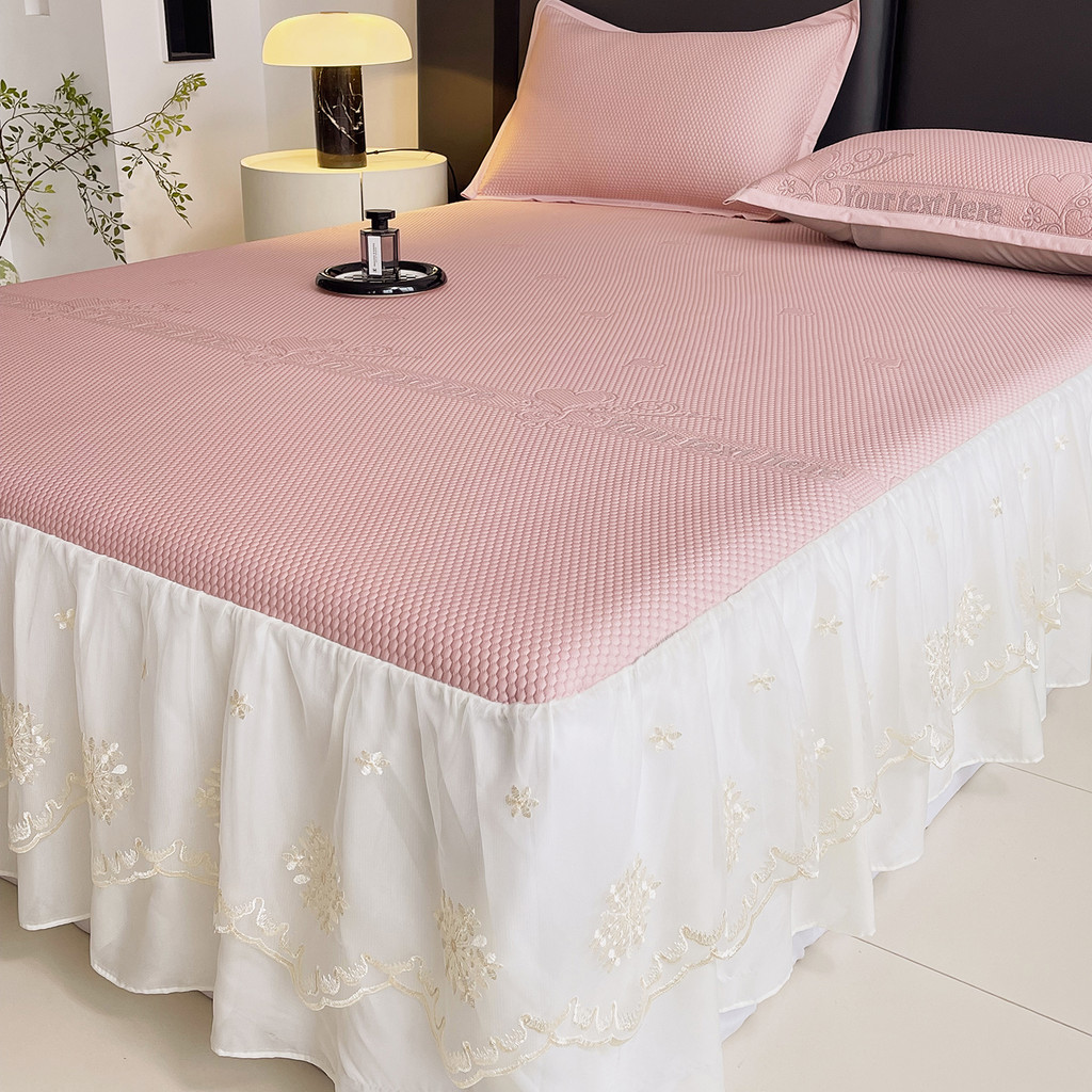 Ice Doudou Cool Mat Conjunto de três peças Saia de cama Tapete de seda gelada Verão Novo estilo Cool Feeling Doméstico L