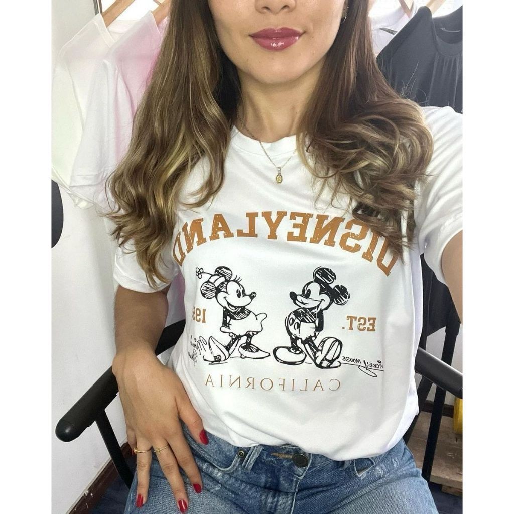 Camiseta Feminina Minnie e Mickey 100% Algodão Estampa Tumblr, Look Casual, Confortável e Estilosa