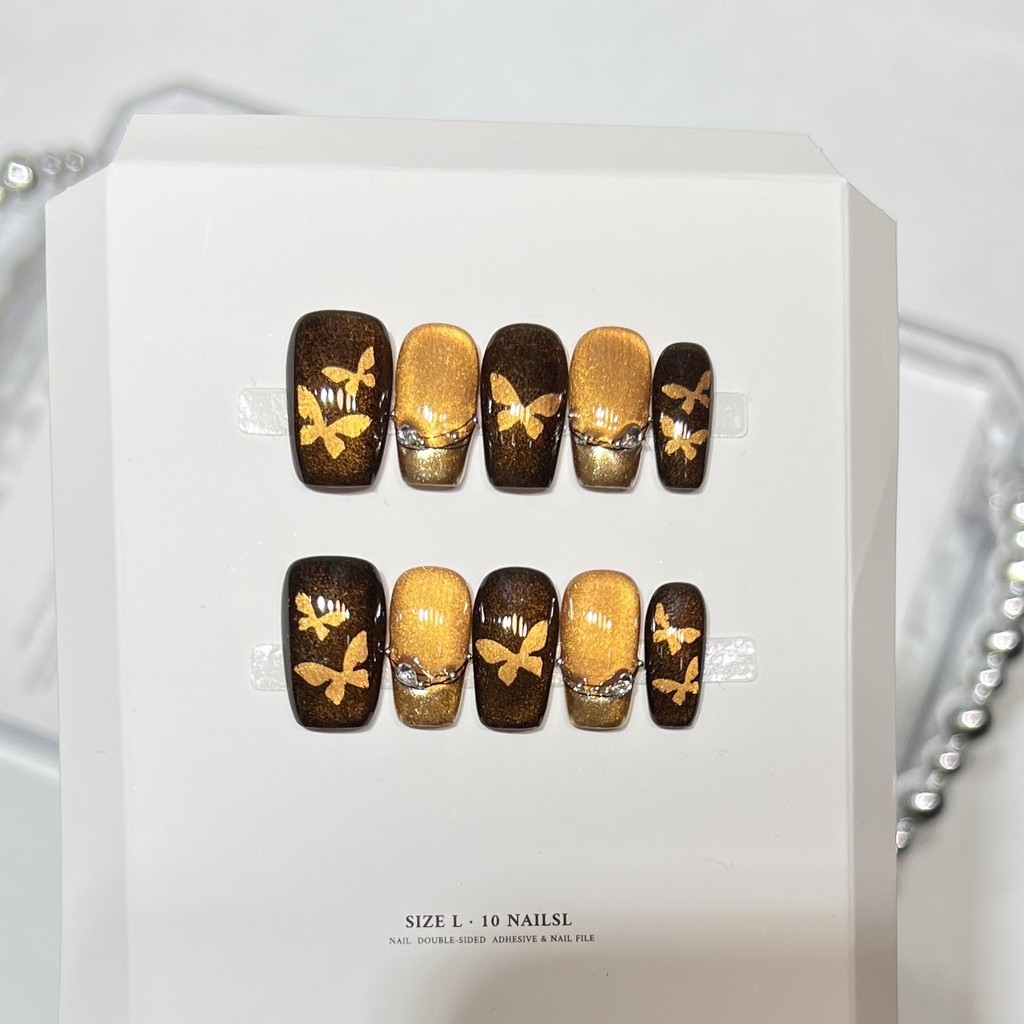 [FEITO À MÃO+Cola Grátis] Unhas Artificiais Pretas e Douradas com Borboleta, Efeito Olho de Gato, Recorte Dourado, Estil