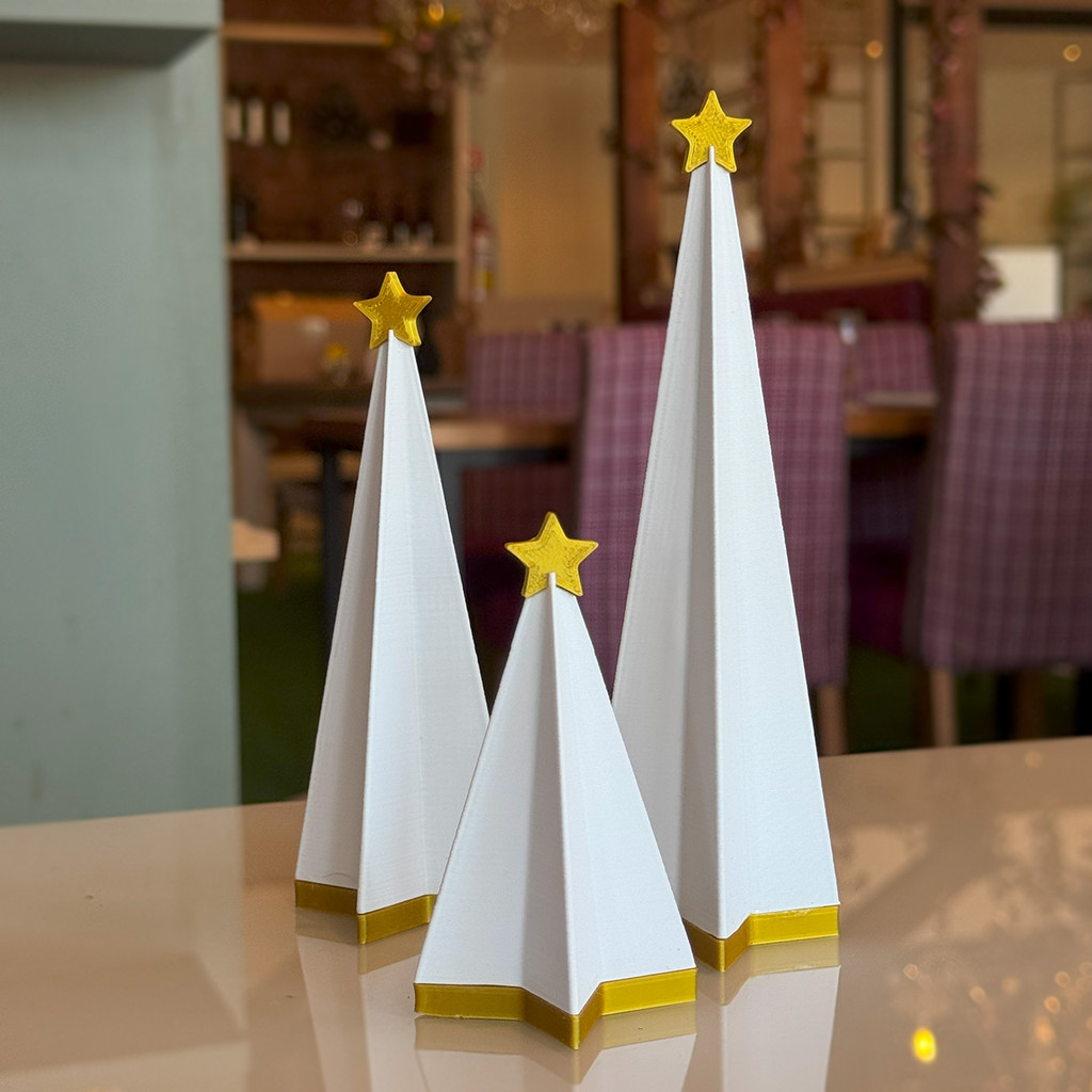 Kit 3 Árvores de Natal Estrelas Douradas Decoração Natalina e Enfeite Elegante