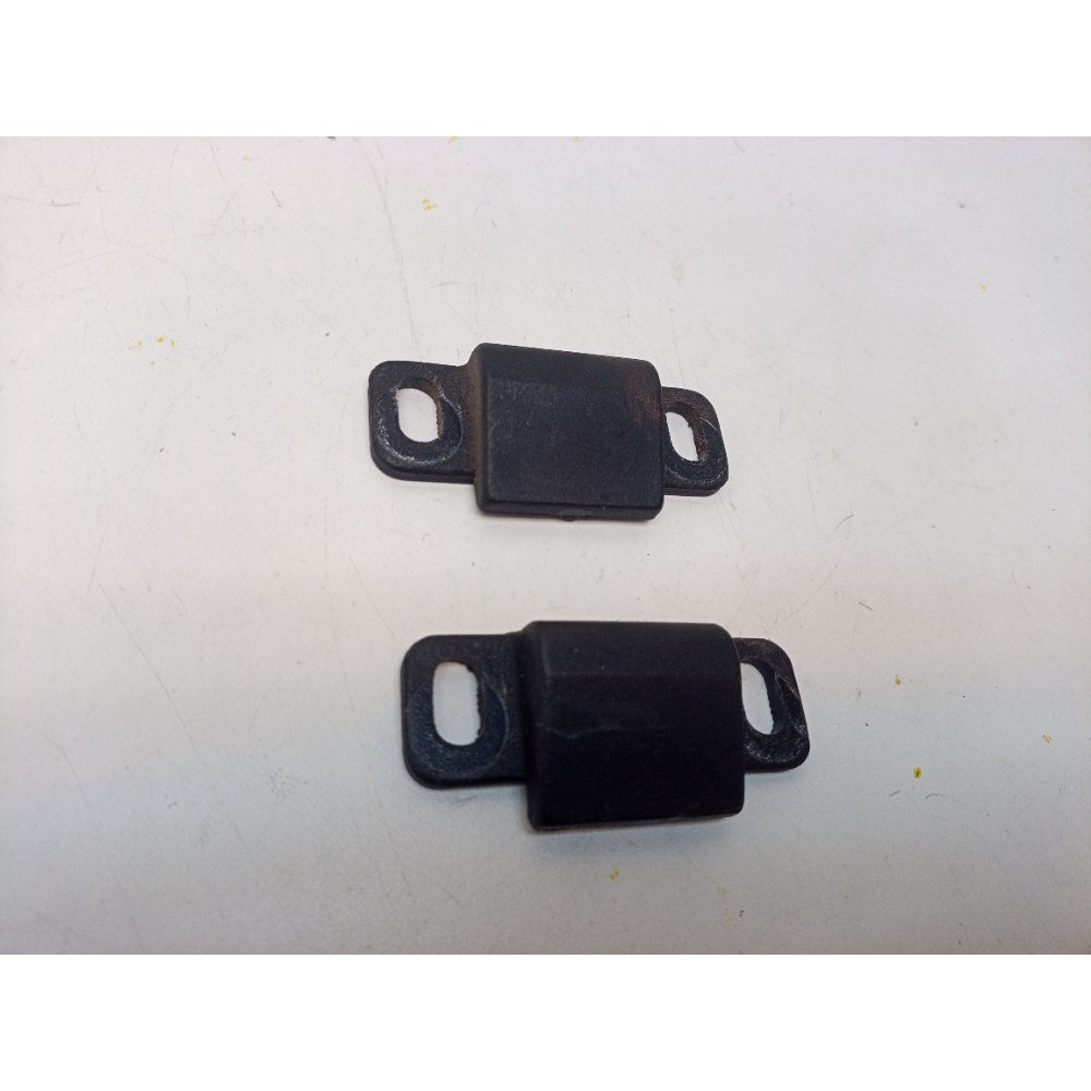 Par Batente Tampa Porta Malas Gm Zafira 2001a2012 94618026.