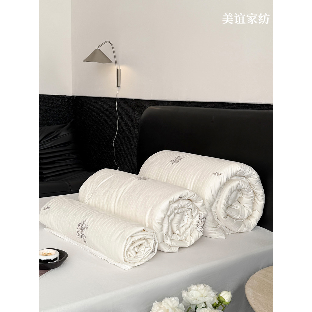 Leve estilo luxuoso algodão Jacquard bordado 55% colcha de soja núcleo primavera outono colcha espessada quente inverno 