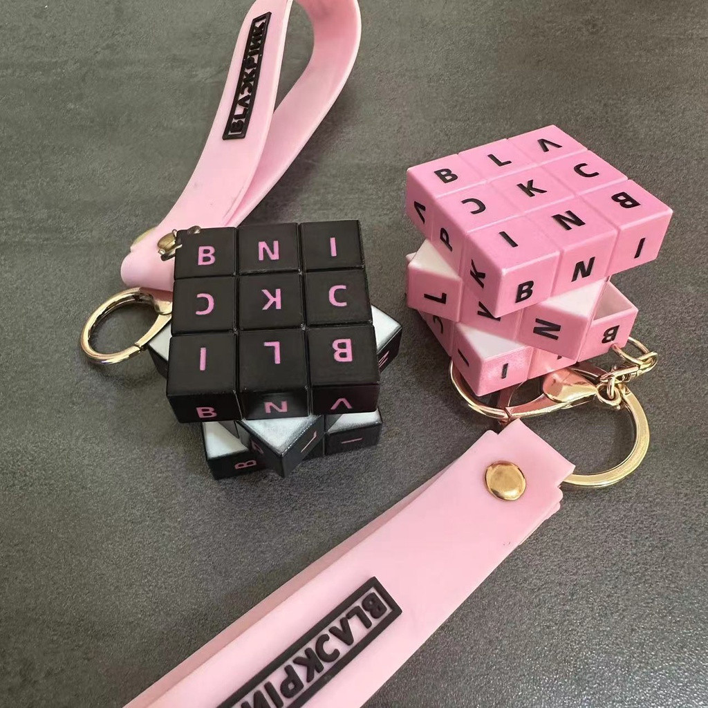 Chaveiro em formato de cubo giratório do ídolo coreano BLACKPINK - *- * NLOW MRXS
