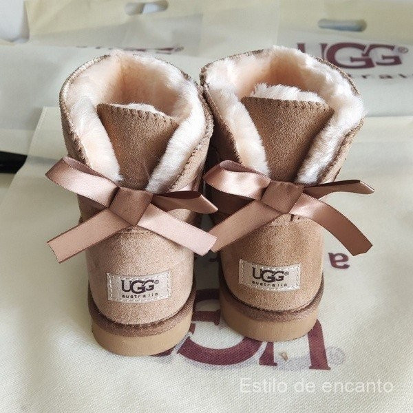 Botas Femininas De Neve Com Laço UG-G Quentes De Inverno , Moda Clássica