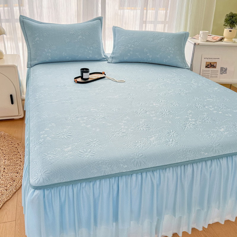 2026 novo estilo verão Doudou gelo seda legal esteira conjunto de três peças máquina lavável cama saia estilo doméstico 