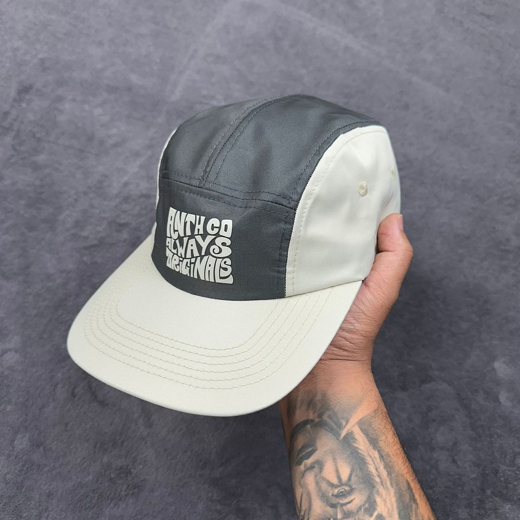 Boné Five Panel Anth Co Original Strapback Fita Circus Chumbo e Bege