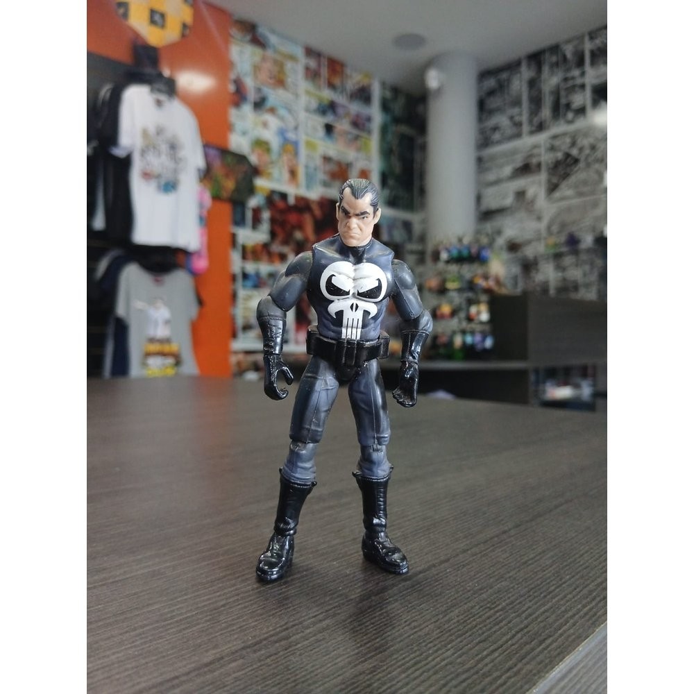 Boneco Articulado Marvel Universe - Justiceiro USADO