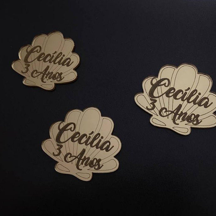 Aplique Concha Gravada com Nome Personalizado 4cm Acrílico Espelhado Kit com 10 unidades
