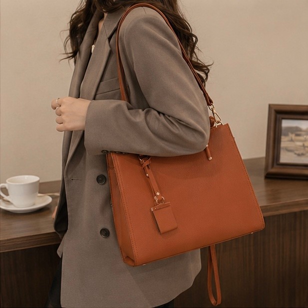 Bolsa  Grande De Ombro e Transversal Feminina De Couro PU B307 JZ