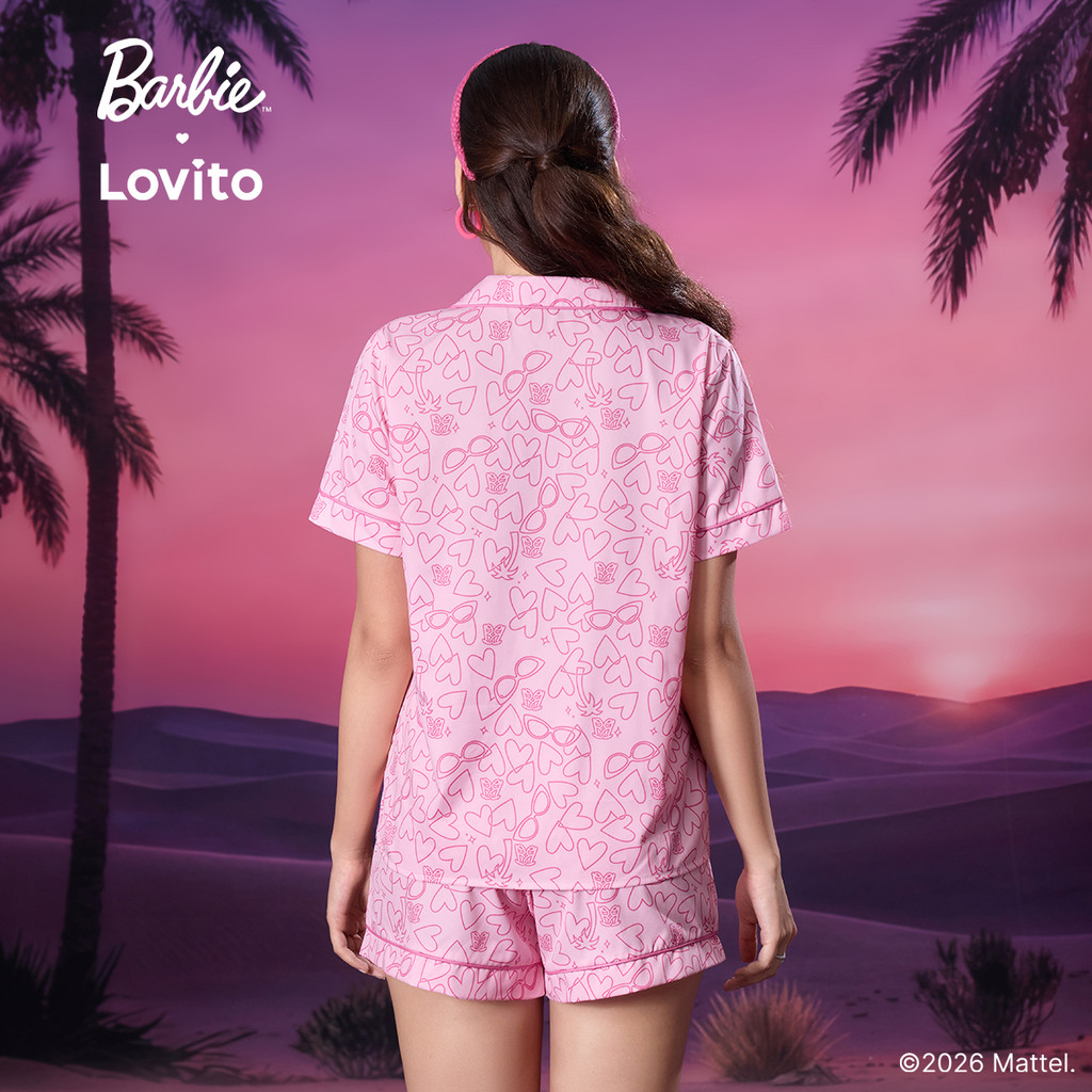 Barbie™ X Lovito Top Rosa Manga Curta Gola Ponta Cintura Média Pernas Largas Botões Borda Bolso LBL5AD023 · foto 2