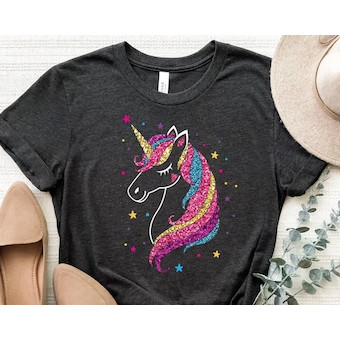 Camiseta Feminina Unicórnio Colorido com Estrelas Estilosa Linda Confortável Moda Feminina Casual
