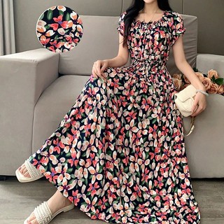 Vestido longo vermelho xadrez com ombros à mostra, no estilo resort francês, elegante e delicado.