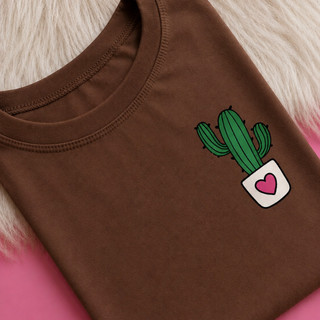 Camiseta Cacto com Coração | Estampa Fofa e Minimalista | Unissex | 100% Algodão