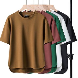 Camiseta de manga curta masculina primavera novo estilo camiseta cor sólida All-Match em torno do pescoço pulôver solto 