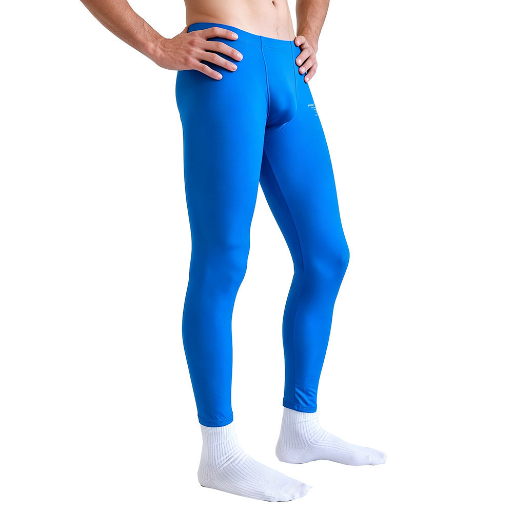 Camisola térmica masculina de cor lisa, corte slim e comprimento longo, absorve a umidade e evapora o suor, ideal para u