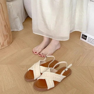 Sandálias rasteiras femininas de verão 2025, estilo retrô, com tiras cruzadas e tecido trançado, ideais para atividades 